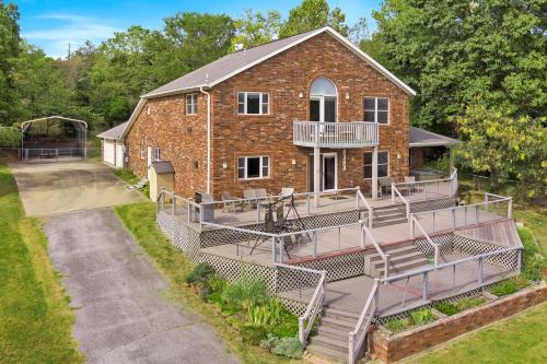 Hillside Hideaway - Lake Access - Hot Tub Hillside Hideaway - Lake Access - Hot Tub