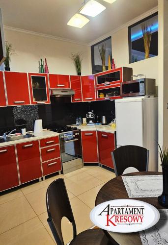 APARTAMENT KRESOWY parter 3 pokoje duża łazienka kabino-wanna SPA wi fi ekspres 2x smart tv antresola parking free plac zabaw bilet na aquapark 150m w cenie