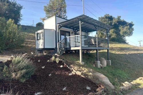 Tiny House - mountain views close to everything