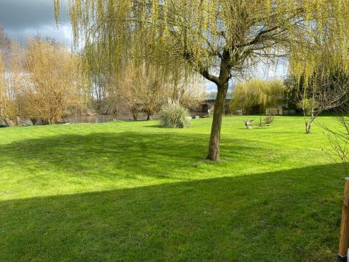 Le Petitepinay Chambres et Gite in Fresnay-sur-Sarthe