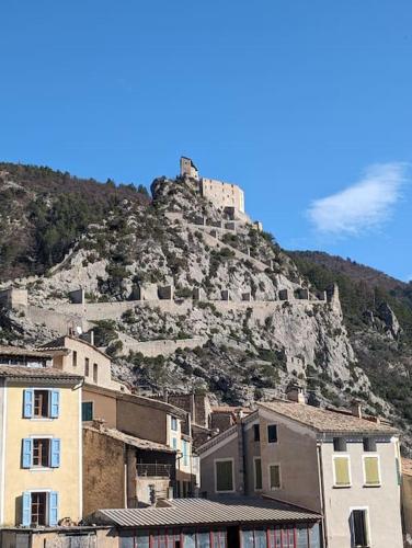 Entrevaux appartement avec vue