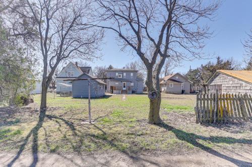 Riverfront Newton Vacation Rental Near Wichita! in Newton