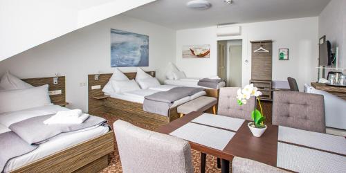 Hotel Das Kronprinz - image 10