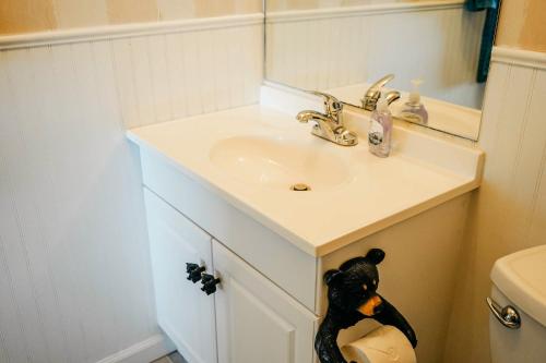 Grandpa's Den #205 - image 9