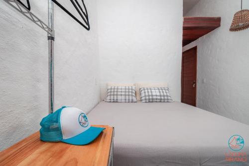 1 queen bed, 1 double bed, 1 twin bed