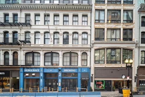 Temple Place Suites 2+3 near New England Holokauszt Emlékmű