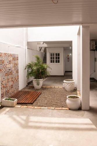 Apartamento uma quadra da praia