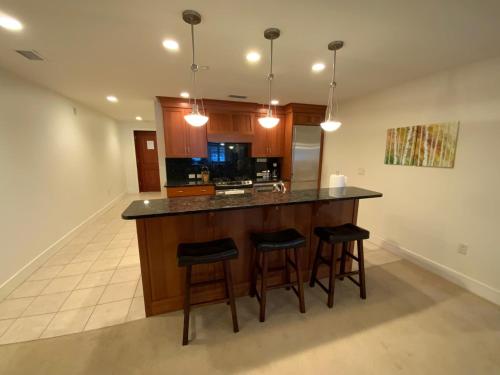 Fifth floor suite with views from balcony in Traverse City, USA
