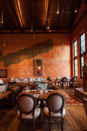 ทัศนียภาพภายนอกโรงแรม, Blerina's Agritourism Concept in อีร์เชก