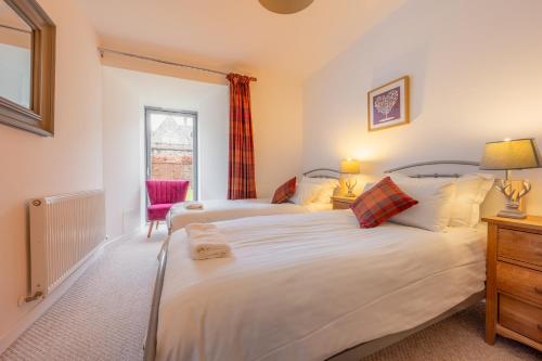Abbey Church 9 The Nave 2 bedroom Luxury Self catering apartment in Historic Abbey in Fort Augustus Town Center