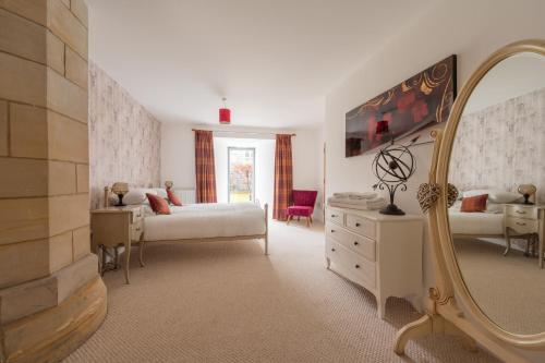 Abbey Church 9 The Nave 2 bedroom Luxury Self catering apartment in Historic Abbey in Fort Augustus Town Center