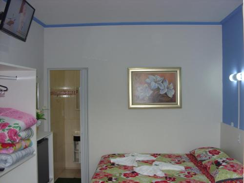 2 twin beds