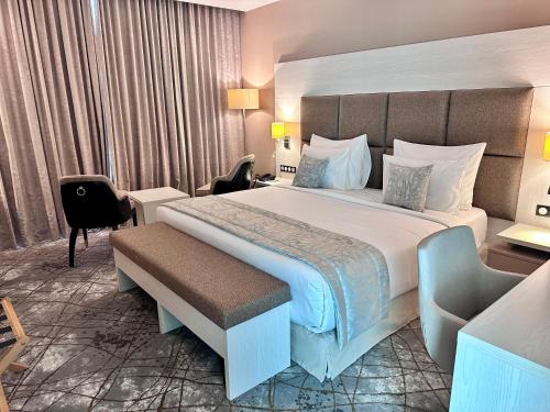 2H Hotel - Photo 3