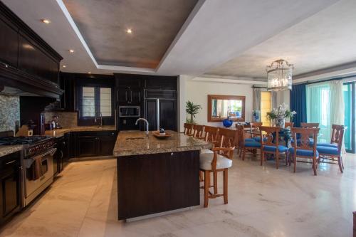 Hacienda de Playa, Luxury Beachfront Condo in Punta Mita, Mexico