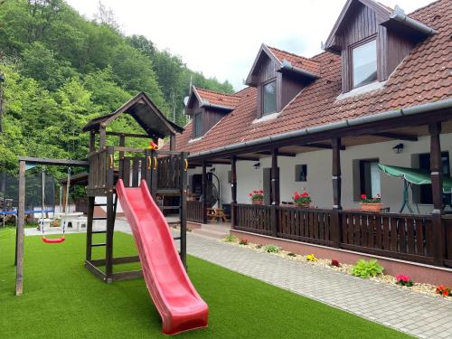 HUTA-TÚRA 42 Vendégház (HUTA-TURA 42 Vendeghaz) in Háromhuta