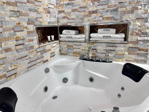 bain à remous, 2H Hotel in Oran