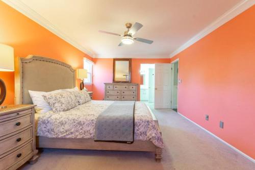 Spacious Home with Theater in Mattoon, USA