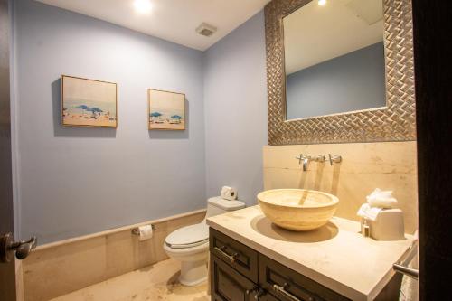 Hacienda de Playa, Luxury Beachfront Condo