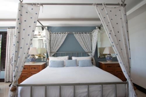 Hacienda de Playa, Luxury Beachfront Condo