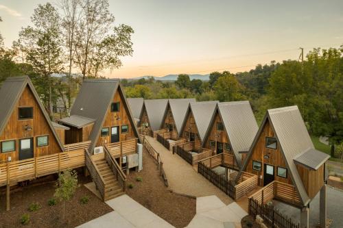 Wrong Way River Lodge & Cabins in Asheville, USA