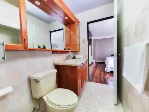 Bathroom, Sabana Studios in Mata Redonda