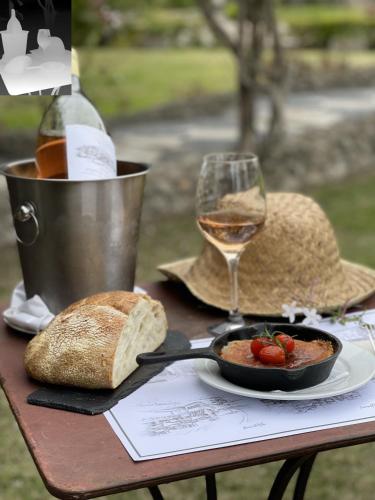537585007 Narbona Wine Lodge