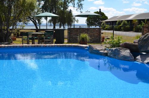 Cedarwood Lakeside Motel & Conference Venue - image 5
