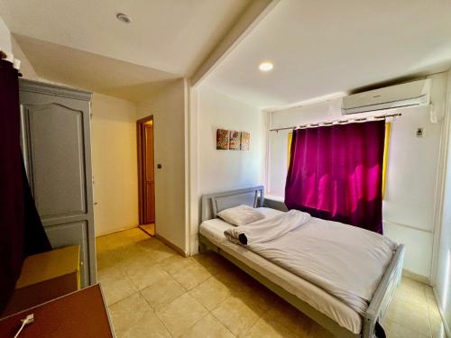 Single Room image 4