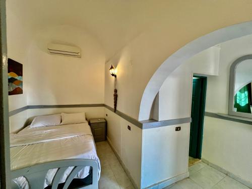 Double Room image 4