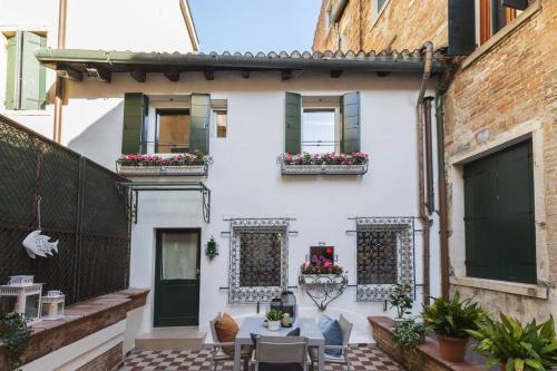 La Casa Più Centrale A Venezia, Con Corte Privata, Venise