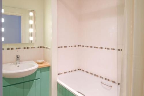 Flat 2 Mawgan Porth Golf Club in St Mawgan