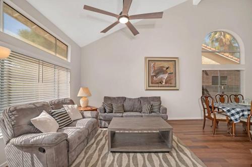 Spacious Modern Home Family or work WFH Friendly, Las Vegas (foto 3)