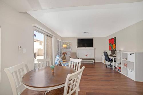 Spacious Modern Home Family or work WFH Friendly, Las Vegas (foto 7)