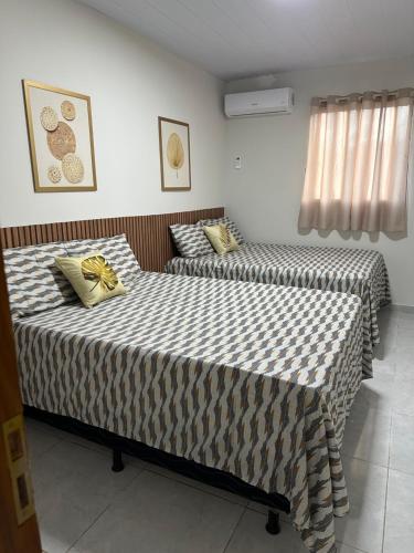 2 queen beds, 2 twin beds