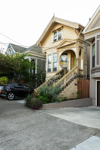 B-Love's Guest House