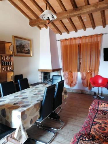 Una casa nel grano: Casa Luciola in تريفى