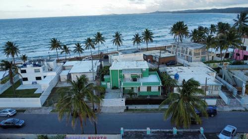 Stunning 5BR & 3BA Beach house