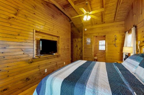 Lazy Bear Creek Lodge