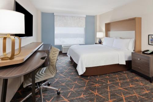 Holiday Inn Chicago/Oak Brook an IHG Hotel - image 12