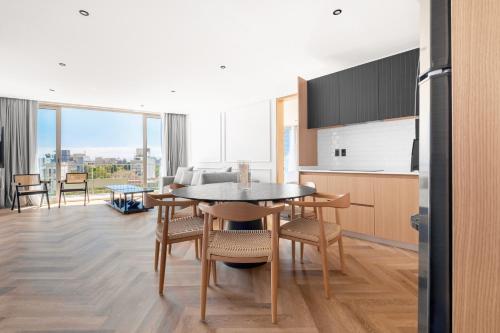 Balcony/terrace, Casa Cibeles by Lumina in Condesa-Roma