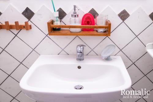 Romatic - image 5