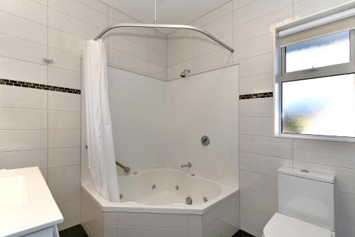 Executive Studio with Spa Bath 