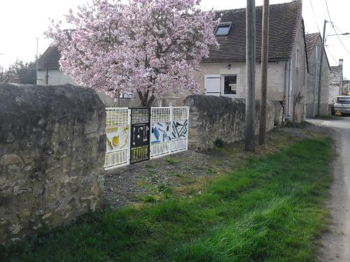 Gîte Saint-Hilaire-sur-Benaize, 2 pièces, 3 personnes - FR-1-591-575 - Location saisonnière - Saint-Hilaire-sur-Benaize