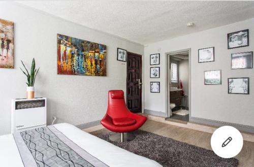 Beautiful Apartment in the heart of Koreatown! in Los Angeles, USA