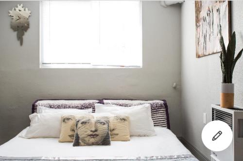 Beautiful Apartment in the heart of Koreatown! in Los Angeles, USA