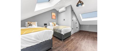 Luxury Abode: 5-Bed Haven Ideal for Big Groups!, Londyn (zdjęcie 10)