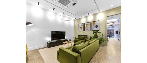 Luxury Abode: 5-Bed Haven Ideal for Big Groups!, Londyn (zdjęcie 2)