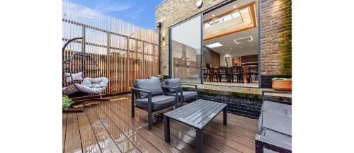 Luxury Abode: 5-Bed Haven Ideal for Big Groups!, Londyn (zdjęcie 4)