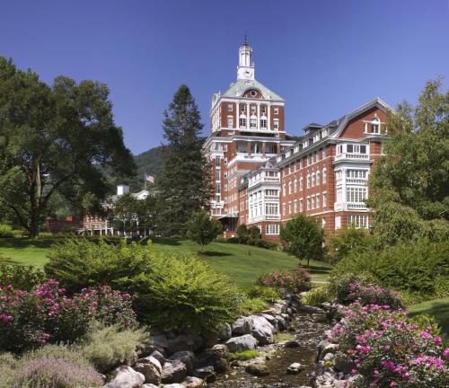 The Omni Homestead Resort - Accommodation - Hot Springs