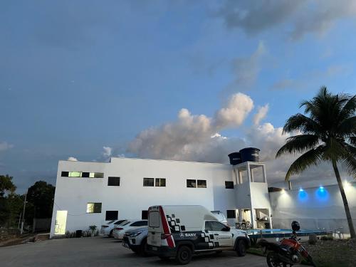 Cubo Hotel near สนามบินนานาชาติริโอบรังโค